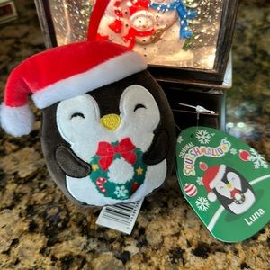 Luna Holiday limited edition Squishmallow “Luna” 1/8 in set